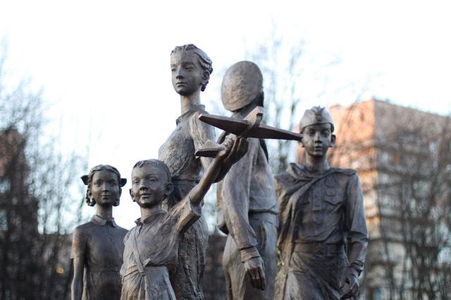 Monument à eux