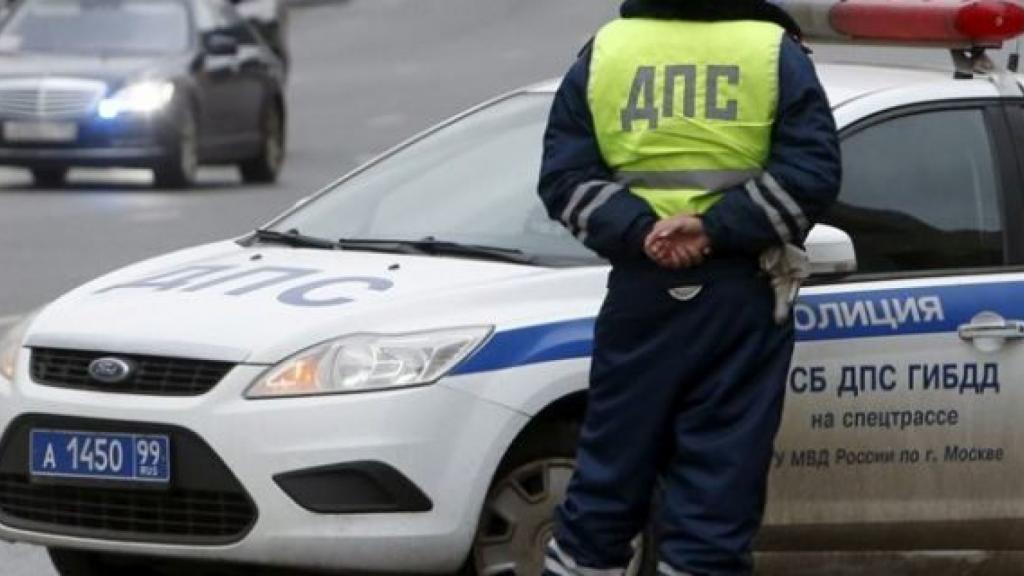 Police de la circulation sur la route