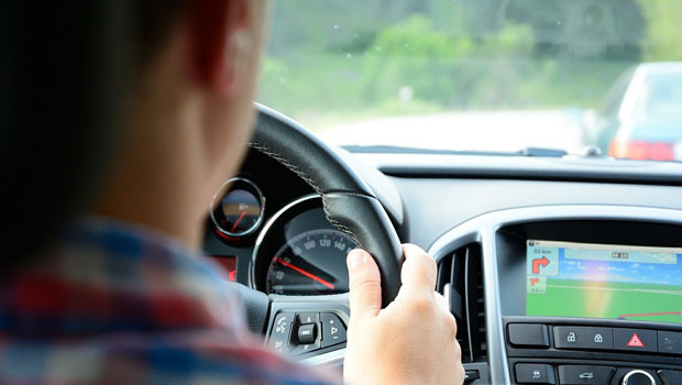 Pilote devant