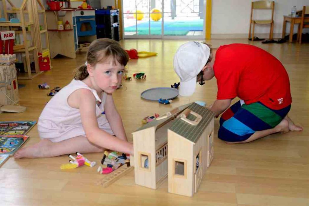 Les enfants jouent