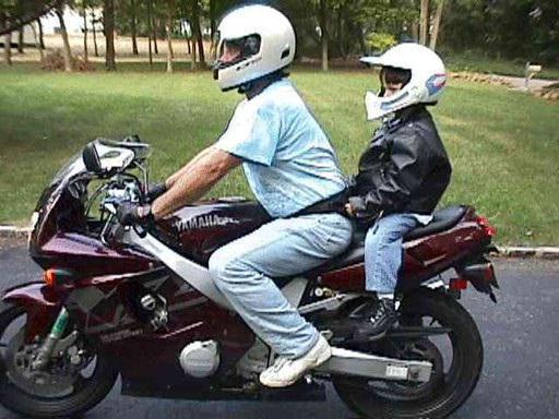 combien d'années pouvez-vous conduire un passager à moto