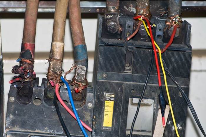pénalité pour le branchement non autorisé d'électricité après une déconnexion pour dette