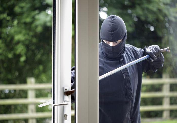 droit de détenir la personne qui a commis le crime
