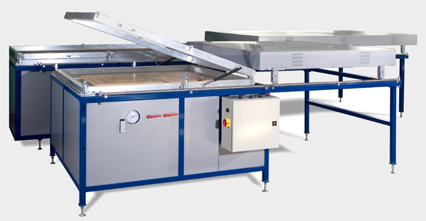 presse à membrane à vide pour la fabrication de façades en MDF