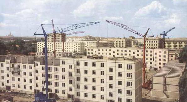 démolition d'immeubles de cinq étages