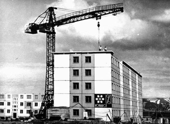 démolition d'immeubles de cinq étages à Moscou
