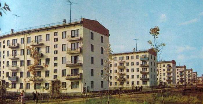 démolition d'immeubles de cinq étages insupportables