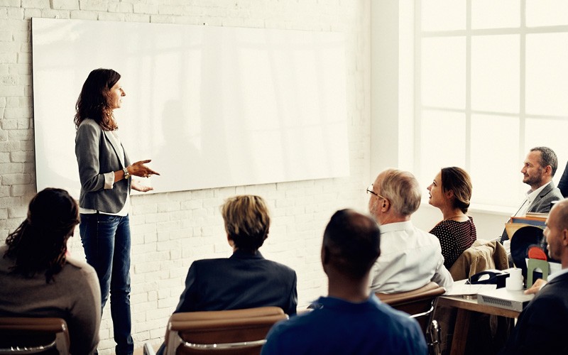 quels types de briefings sur la sécurité au travail sont organisés