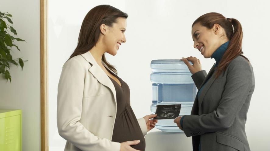 femme enceinte a trouvé un emploi