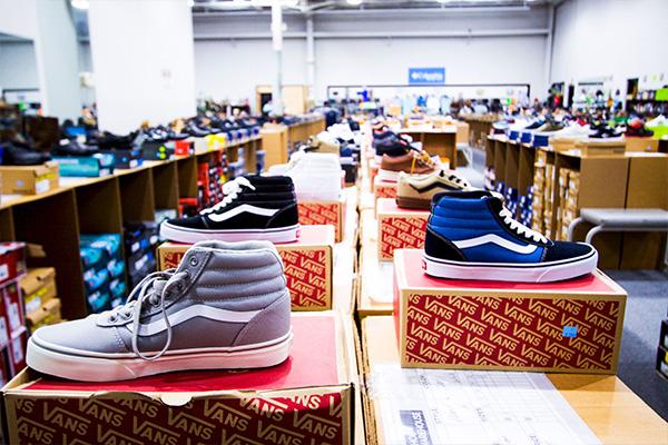 magasin de chaussures