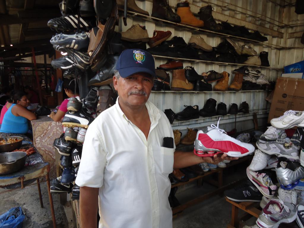 vendeur de chaussures