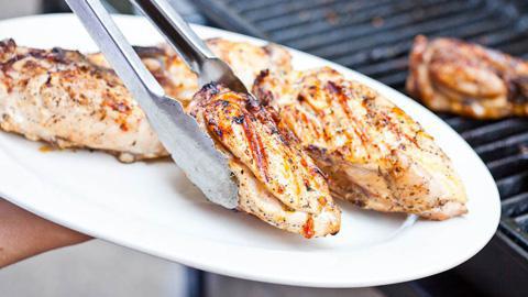 griller des poulets d'affaires par où commencer