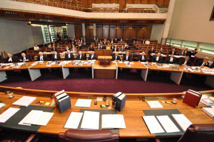 défaut de comparaître devant un tribunal pour un défendeur civil pour une bonne raison