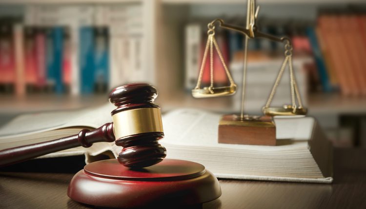 responsabilité des époux pour obligations de pratique judiciaire