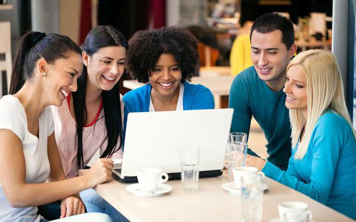 Y a-t-il une expérience en étudiant à l'université?
