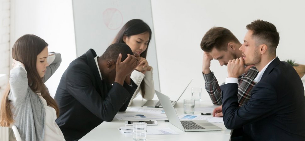 réprimande stricte conformité officielle incomplète
