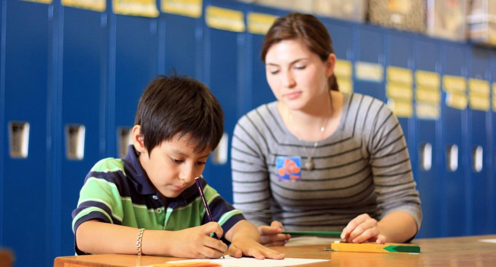 tuteur avec étudiant