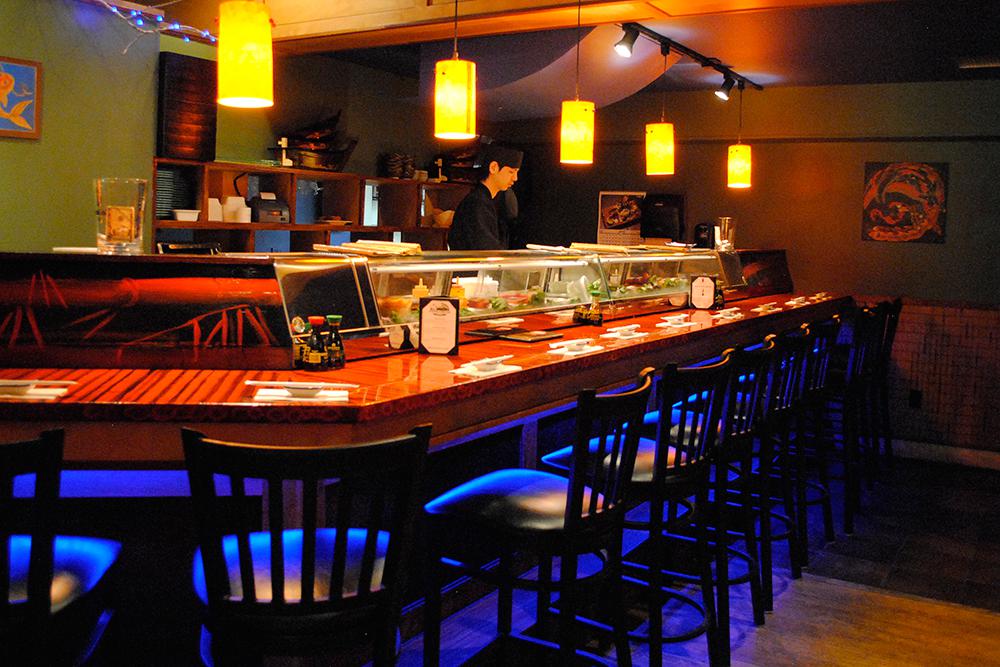 Intérieur de bar à sushis