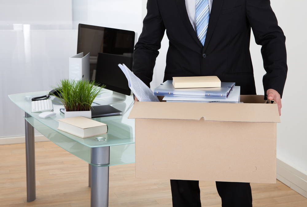 l'employeur ne délivre pas de carnet de travail après le licenciement