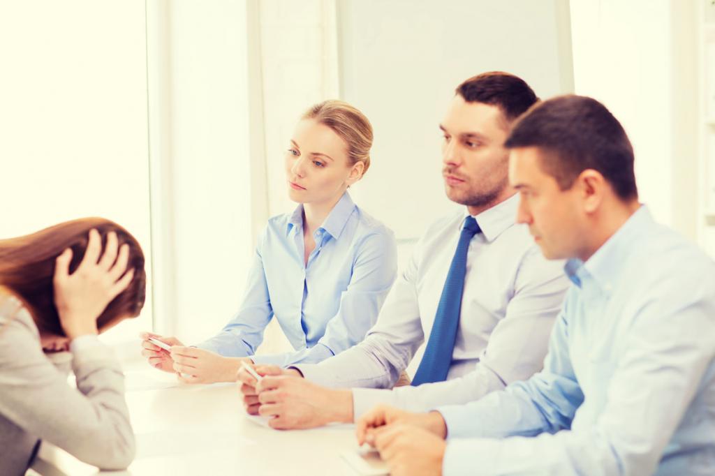 avis à l'employé au sujet d'un échantillon de réduction d'emploi