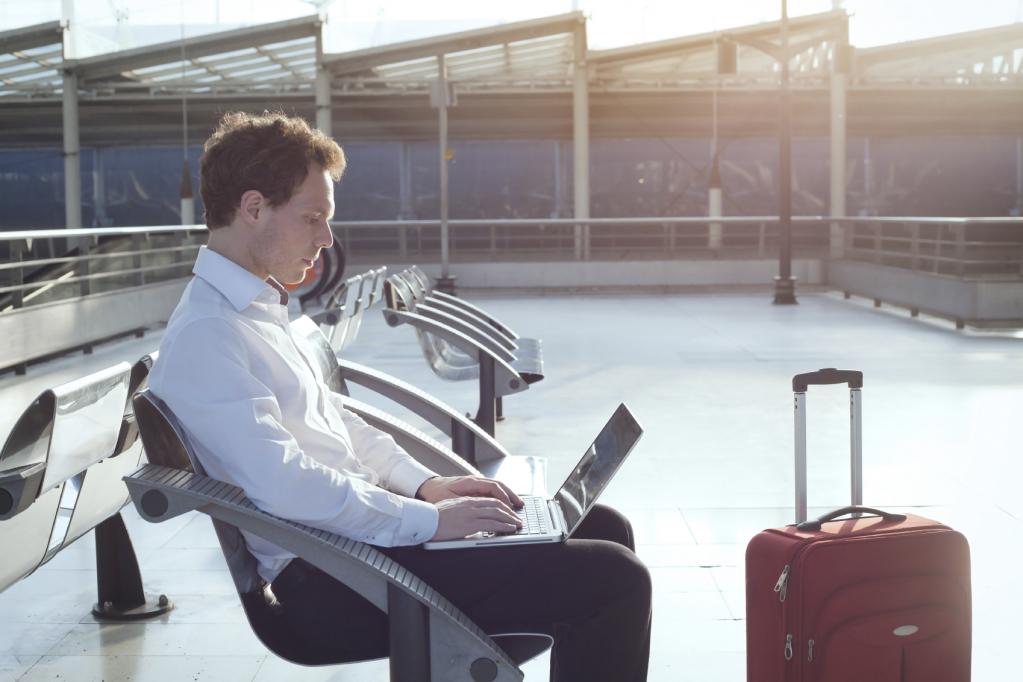 rapport de dépenses sur un échantillon de voyage d'affaires