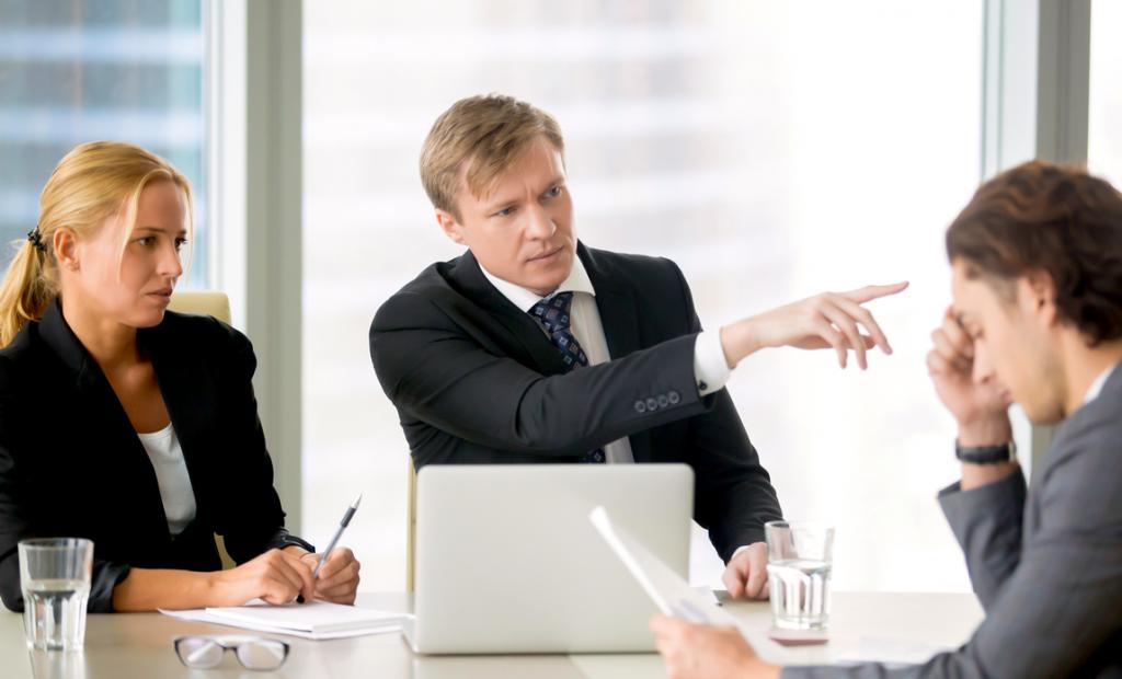Ne critiquez pas l'employeur.