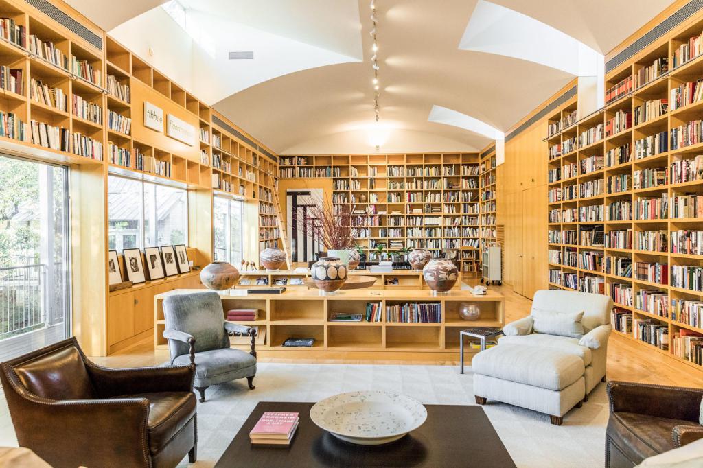 Bibliothèque au bureau